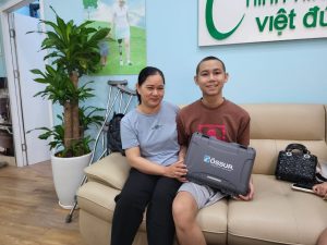chân giả tháo khớp hông cao cấp