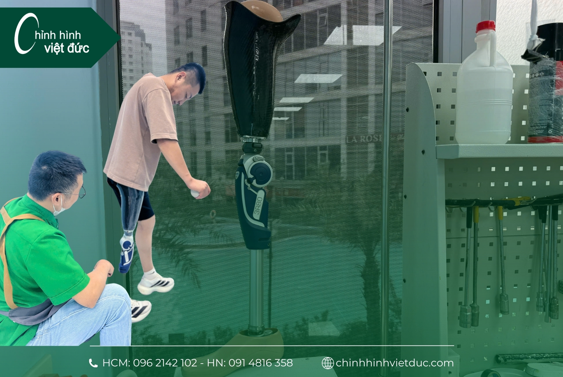 tập đi chân giả trên gối