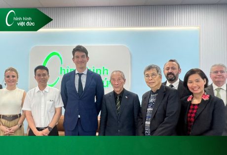 Gặp gỡ trao đổi hợp tác cùng đôi tác pháp