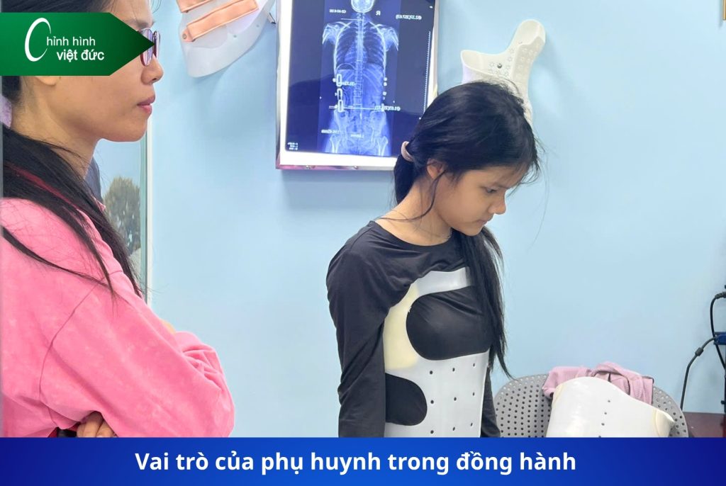 Trẻ đeo áo chỉnh hình có ảnh hướng sinh hoạt học tập không